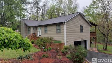 Main picture of 399 Mackle Pt