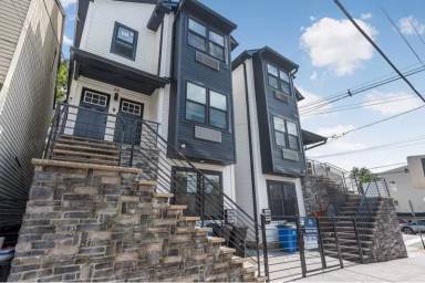 Main picture of 86 N 7th St