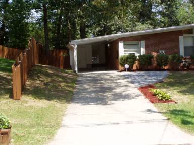 Main picture of 188 Lake Dr
