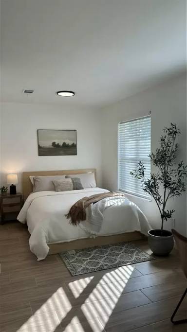 Main picture of 6803 Hillcroft Dr