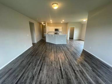Main picture of 960 Maddy St