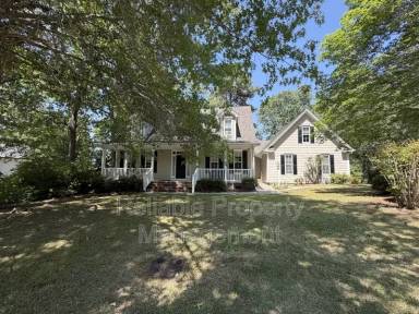 Main picture of 1004 Melville Ln