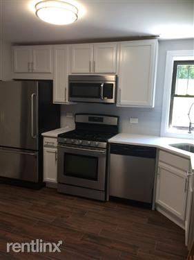 Main picture of 2047 W Walton St