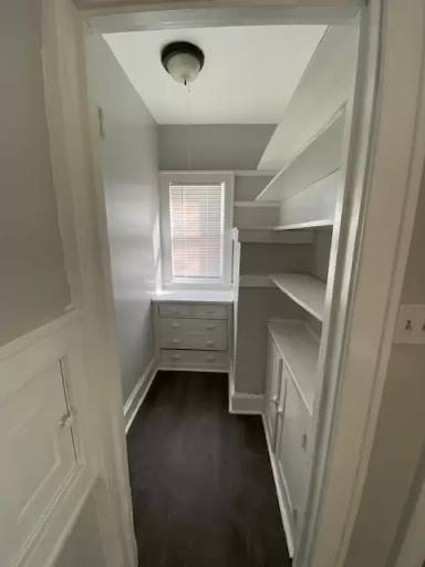 Main picture of 2650 N 45th St