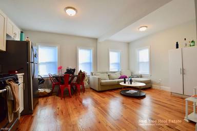 Main picture of 1684 N Shore Rd