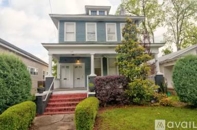 Main picture of 131 Broad St