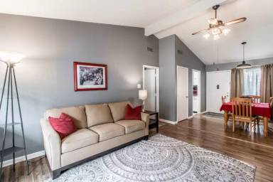 Main picture of 2014 Colony Dr SW
