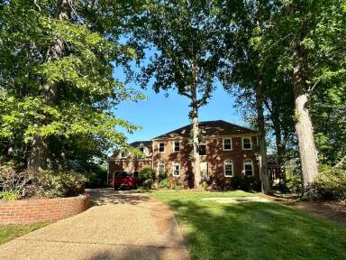 Main picture of 805 De la Fayette Ct