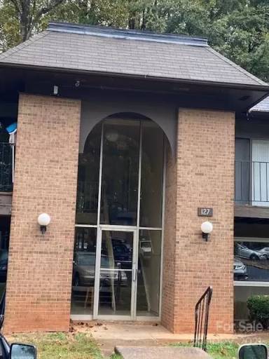 Main picture of 127 Orchard Trace Ln