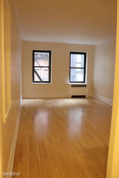 Main picture of 124 E 24th St