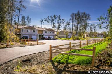 Main picture of 2454 W Ben Hogan Ave