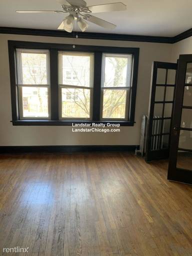 Main picture of 2849 W Berteau Ave