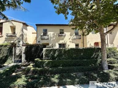 Main picture of 2903 W Edinger Ave