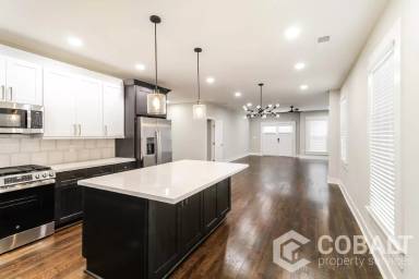 Main picture of 631 Seminole Ave NE