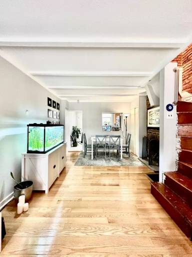 Main picture of 109 Mountain St