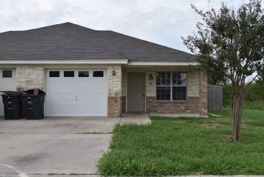 Main picture of 1600 Nicholas Cir