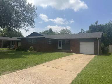 Main picture of 4800 Lisa Ln