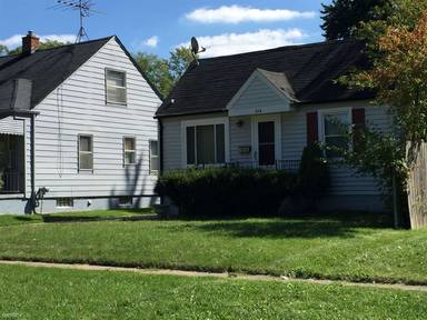Main picture of 694 E Beverly Ave