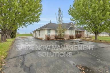 Main picture of 8054 Ustick Rd