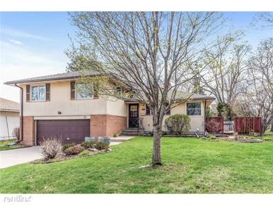 Main picture of 760 Iowa Ave E