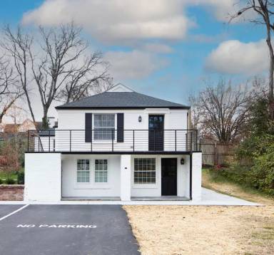 Main picture of 203 Leake Ave