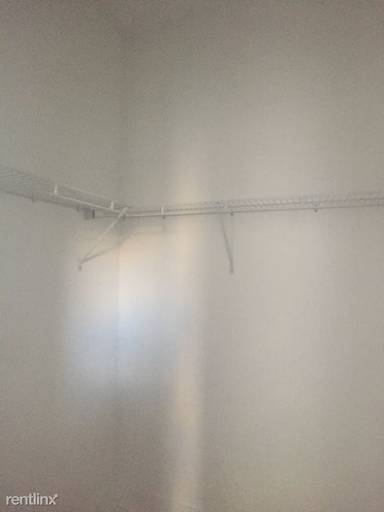 Main picture of 1472 W Summerdale Ave
