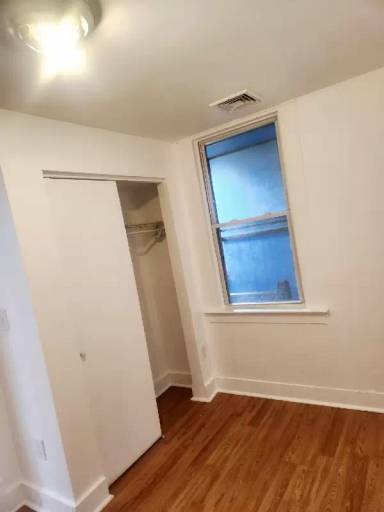 Main picture of 735 Cortlandt St