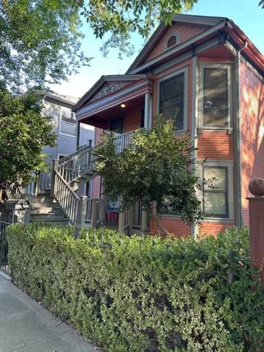 Main picture of 1015 F St