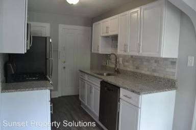 Main picture of 2924 Victoria Ave