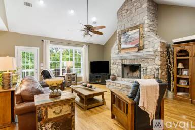 Main picture of 211 Island Dr