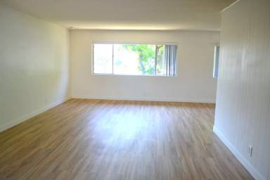 Main picture of 1100 W Huntington Dr
