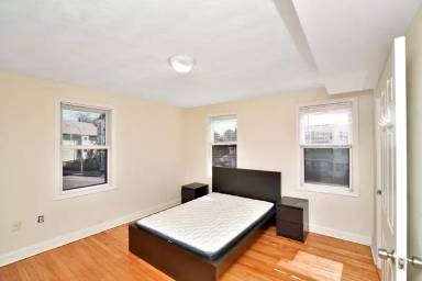 Main picture of 964 Morton St