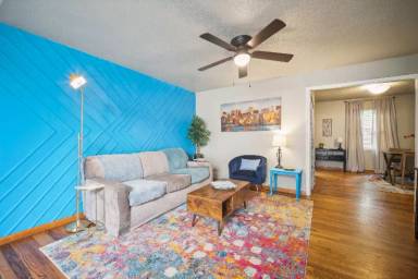 Main picture of 1430 E 38th St