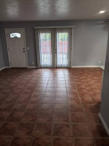 Main picture of 809 Carey Rd