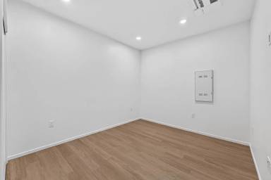 Main picture of 4080 32nd St