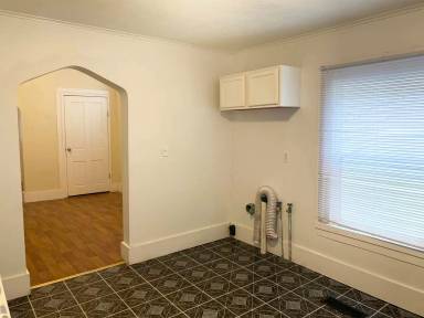 Main picture of 921 N 10th St