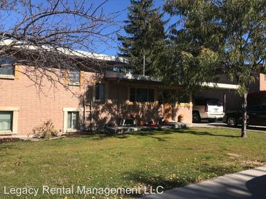 Main picture of 401 Maple Dr