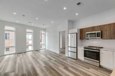 Main picture of 860 N 3rd St
