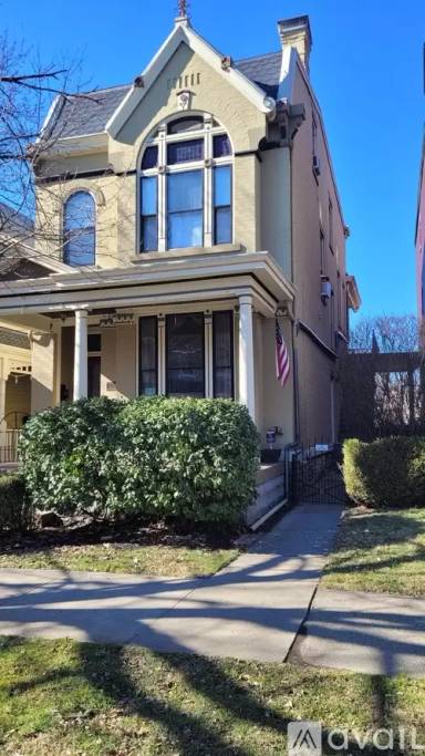 Main picture of 407 E 4th St