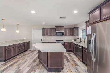 Main picture of 3822 W Waltann Ln