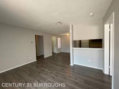 Main picture of 330 E Sunshine Dr