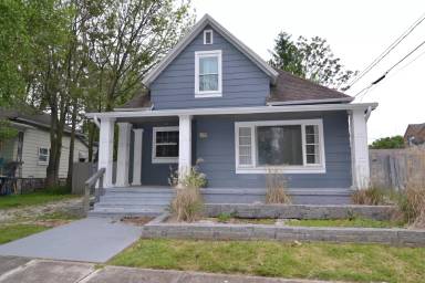Main picture of 320 E Webster St