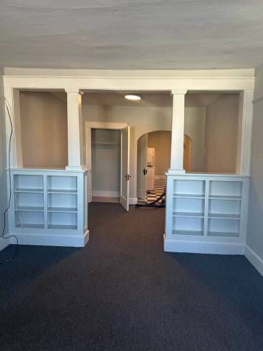 Main picture of 8 N Jackson St