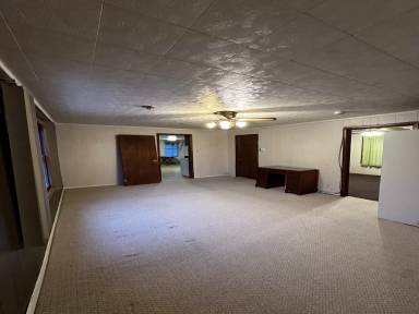 Main picture of 200 Hudson St