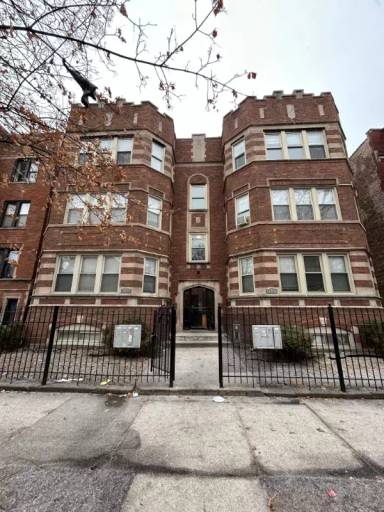 Main picture of 7725 S Kingston Ave