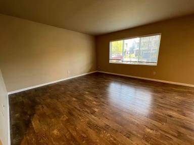 Main picture of 3953 SE Lone Oak St