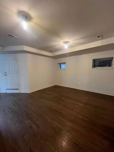 Main picture of 1418 W Addison St