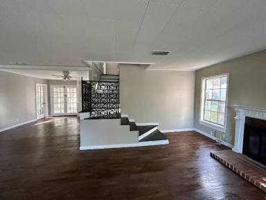 Main picture of 612 N Irving Heights Dr