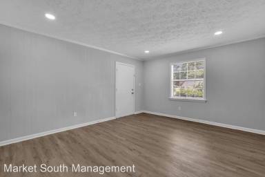 Main picture of 111 E Mell St