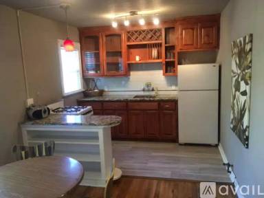 Main picture of 413 S Webster Ave
